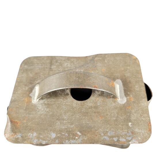 Vintage Metal Cookie Cutters with Handles Lot of 9 - Hearts, Stars, Animals - Picture 5 of 16